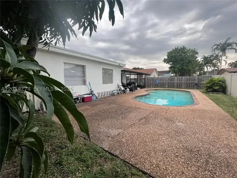 2001 SW 85th Avenue North Lauderdale FL 33068