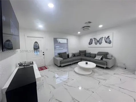 2001 SW 85th Avenue North Lauderdale FL 33068
