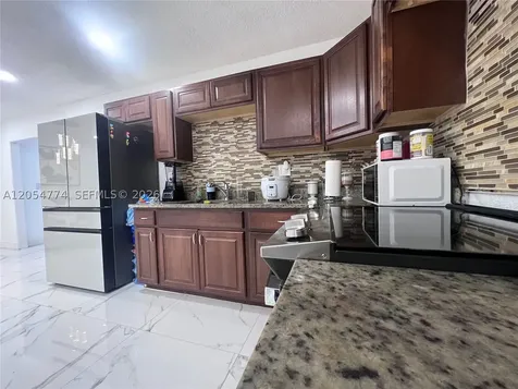 2001 SW 85th Avenue North Lauderdale FL 33068