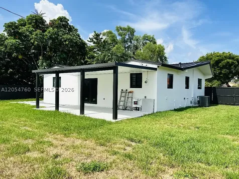 430 SW 100th Avenue Sweetwater FL 33174