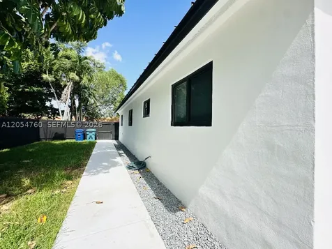 430 SW 100th Avenue Sweetwater FL 33174