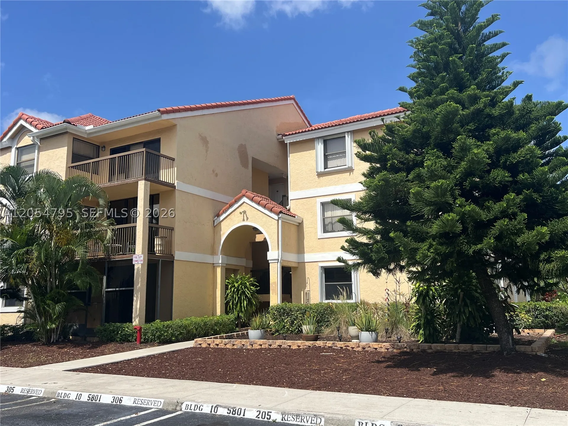 5801 Riverside Drive Coral Springs FL 33067