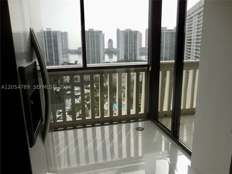 1000 Island Boulevard Aventura FL 33160