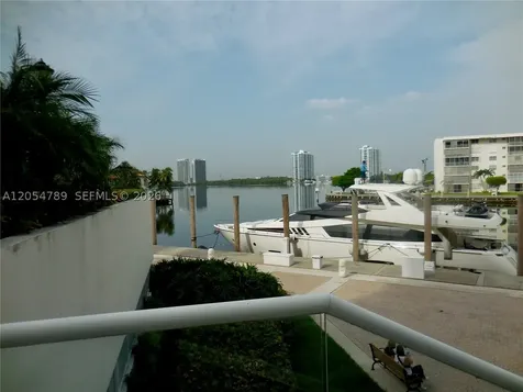 1000 Island Boulevard Aventura FL 33160