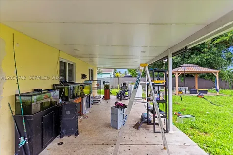 736 NW 8th Florida City FL 33034