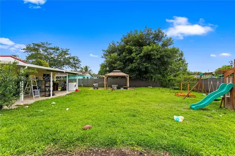736 NW 8th Florida City FL 33034
