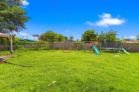 736 NW 8th Florida City FL 33034