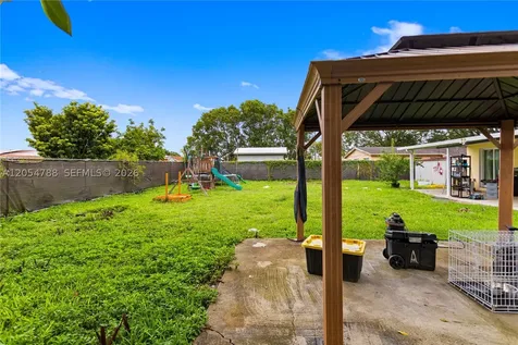 736 NW 8th Florida City FL 33034