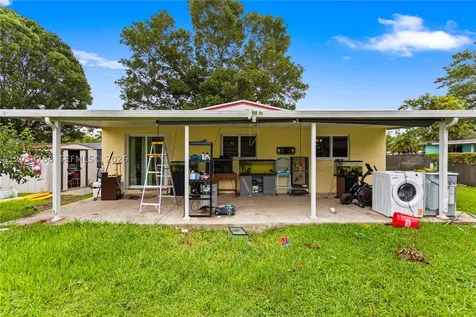 736 NW 8th Florida City FL 33034
