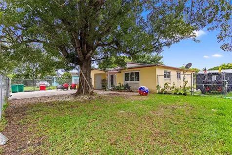 736 NW 8th Florida City FL 33034