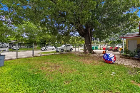 736 NW 8th Florida City FL 33034