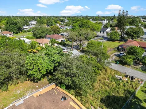 1829 NW 62nd Terrace Miami FL 33147