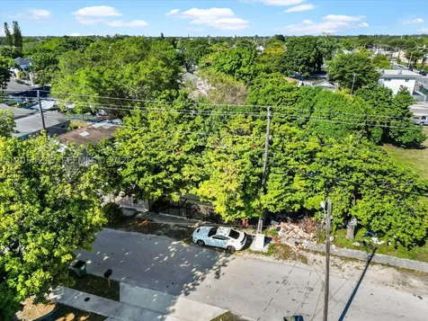 1829 NW 62nd Terrace Miami FL 33147