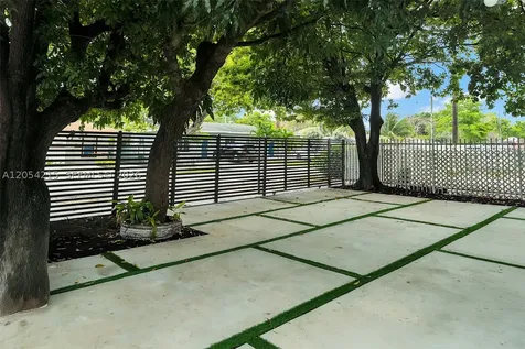1829 NW 62nd Terrace Miami FL 33147