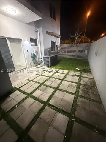 486 E 30th Street Hialeah FL 33013