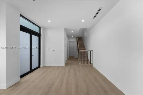 2735 SW 23rd Terrace Miami FL 33145