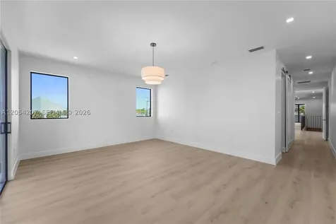 2735 SW 23rd Terrace Miami FL 33145