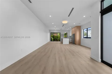 2735 SW 23rd Terrace Miami FL 33145