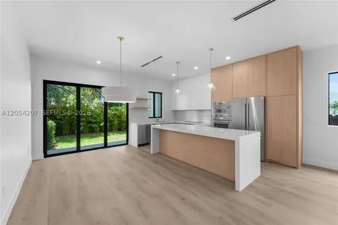 2735 SW 23rd Terrace Miami FL 33145