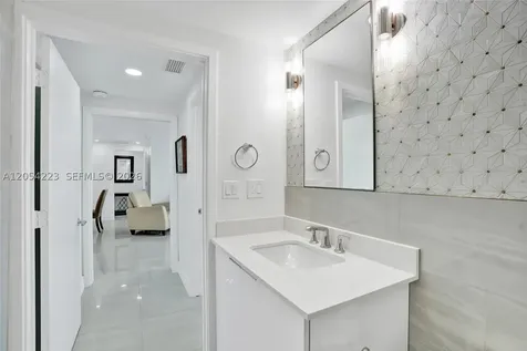 335 S Biscayne Boulevard Miami FL 33131