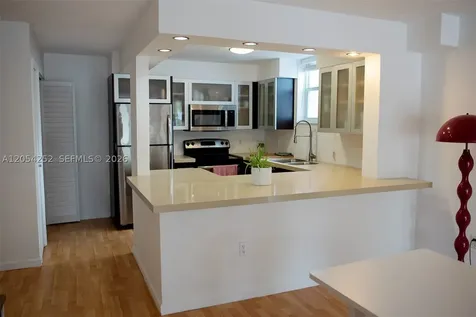 1045 10th Street Miami Beach FL 33139