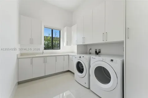10005 SW 66th Street Miami FL 33173
