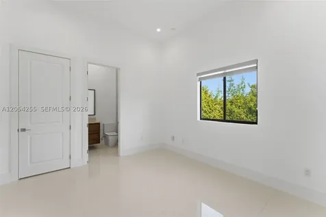 10005 SW 66th Street Miami FL 33173