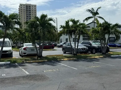 9711 Fontainebleau Boulevard Miami FL 33172