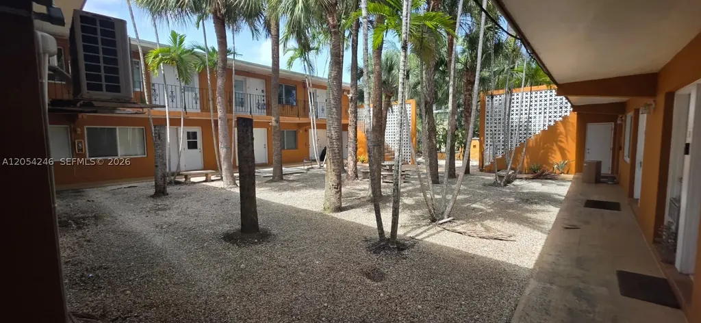 7901 SW 64th Avenue South Miami FL 33143