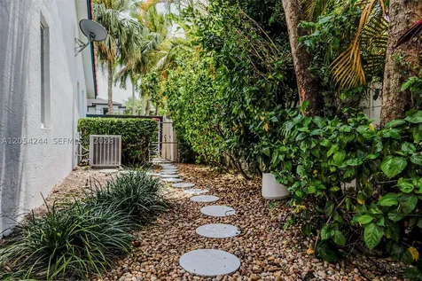 11929 SW 72 Terrace Miami FL 33183