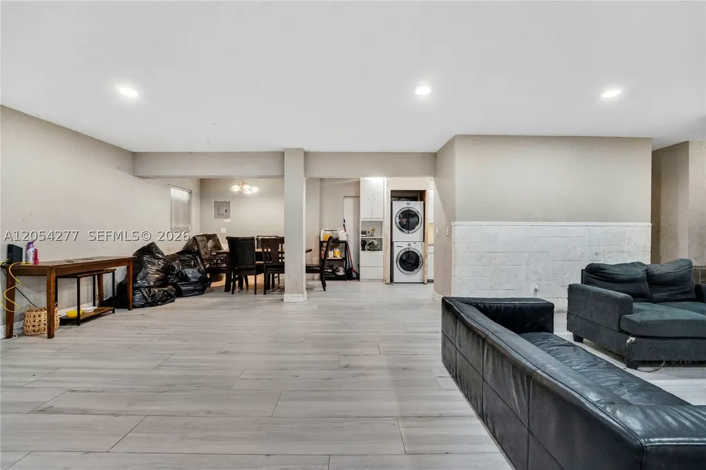 2781 NW 24th Street Fort Lauderdale FL 33311