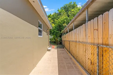 766 E 36th Street Hialeah FL 33013