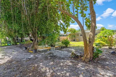 766 E 36th Street Hialeah FL 33013