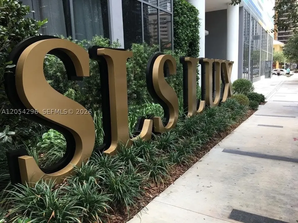 801 S Miami Avenue Miami FL 33130
