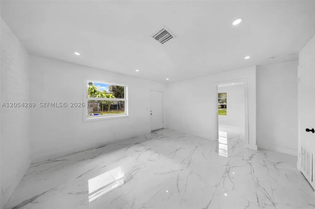 2468 NW 21st Street Fort Lauderdale FL 33311