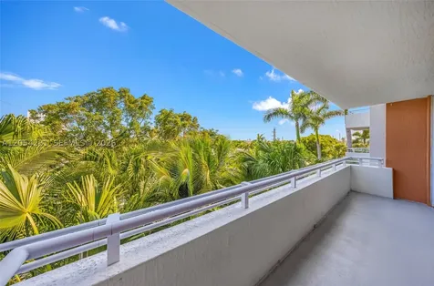 2775 NE 187th Street Aventura FL 33180