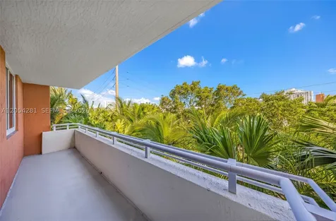 2775 NE 187th Street Aventura FL 33180