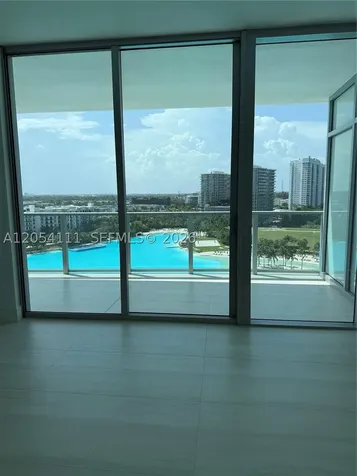 2411 Laguna Circle Miami FL 33181