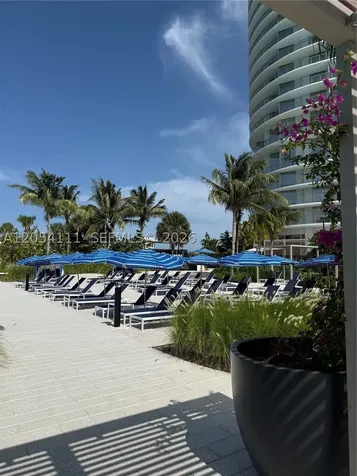 2411 Laguna Circle Miami FL 33181