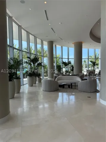 2411 Laguna Circle Miami FL 33181