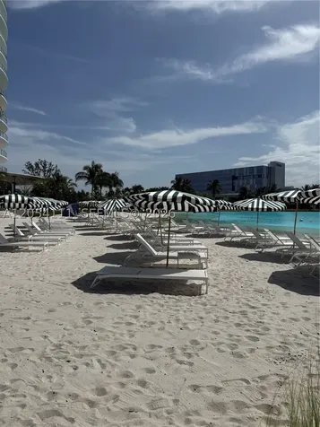 2411 Laguna Circle Miami FL 33181
