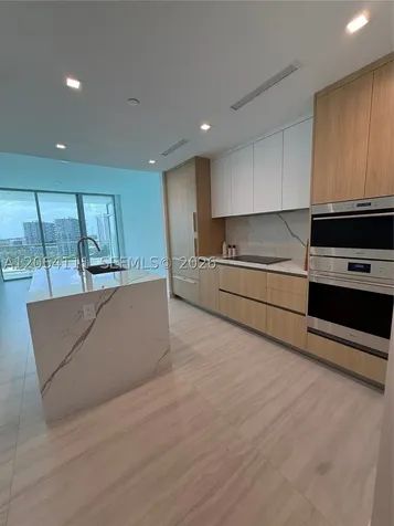 2411 Laguna Circle Miami FL 33181