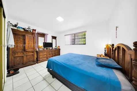 11 W 64th Street Hialeah FL 33012