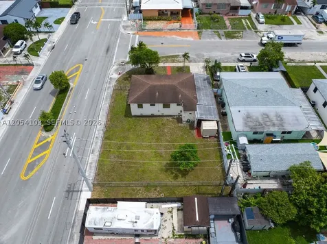 11 W 64th Street Hialeah FL 33012