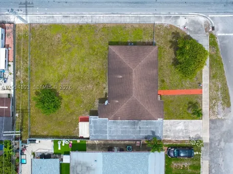 11 W 64th Street Hialeah FL 33012