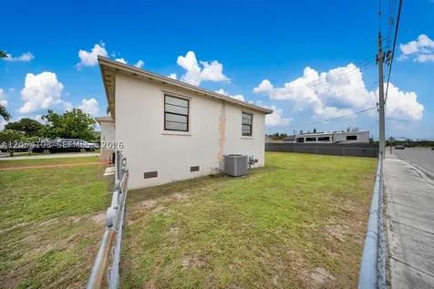 11 W 64th Street Hialeah FL 33012