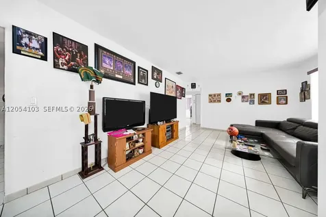 11 W 64th Street Hialeah FL 33012