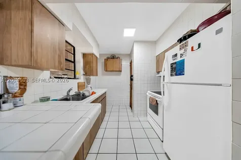 11 W 64th Street Hialeah FL 33012