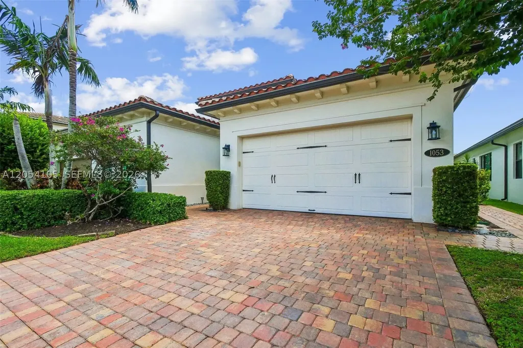 1053 SW 113th Way Pembroke Pines FL 33025