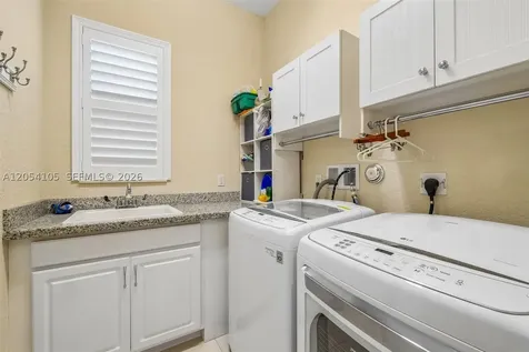 1053 SW 113th Way Pembroke Pines FL 33025